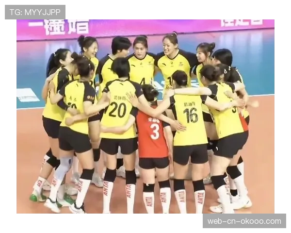 终场哨响,山东女排队员相拥庆祝队史首个联赛季军 终场哨响,山东女排队员相拥庆祝队史首个联赛季军